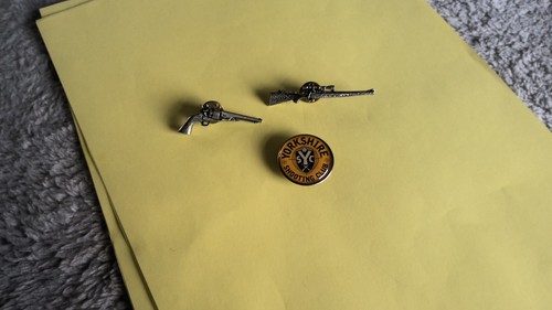 Lot shooting badges pins - of,