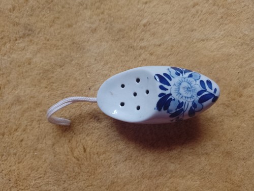 Blue and white delft clogs - blue,