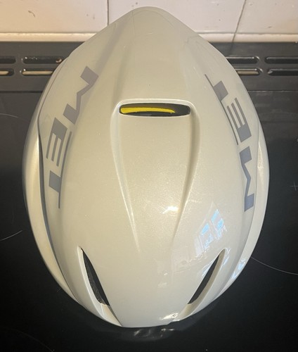 Minor damaged met manta mips - damaged,