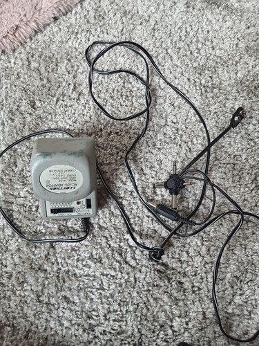 Lloytron a102 universal dc - universal, ac