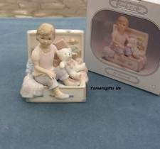 Annie Rowe Ready to go Porcelain Figurine By Leonardo 