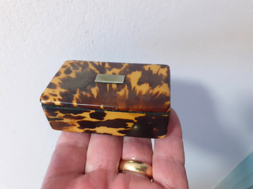 Georgian faux tortoise shell - faux,