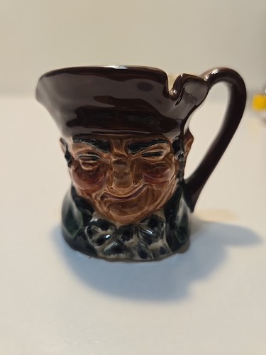 Vintage royal doulton small - royal,