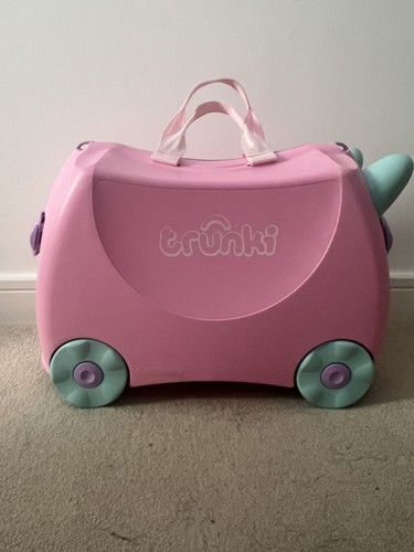 Trunki ride kids suitcase - on,
