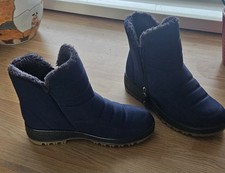 Ladies Size 6 Fur-Lined Shower