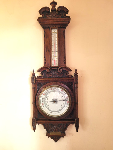 Antique large carved oak - ,