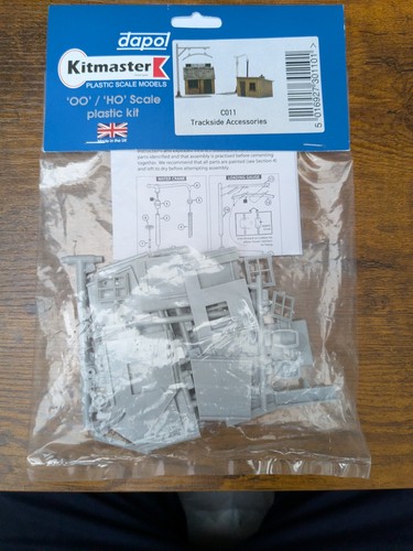 C011 dapol trackside - -,