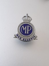 VINTAGE WORLD WAR TWO BADGE