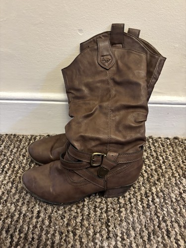 Brown rocket dog - rocket,