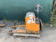 Still pedestrian pallet truck
