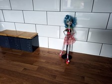 Monster High Ghoulia Yelps Skull Shores