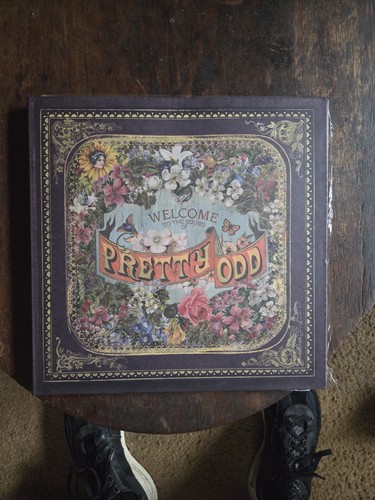Panic the disco pretty - at,