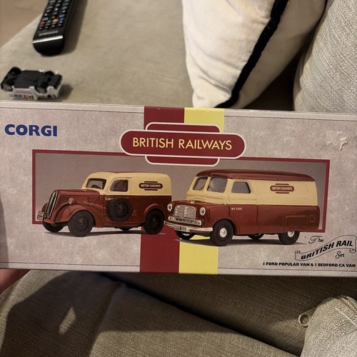Corgi british railway ford - 1,