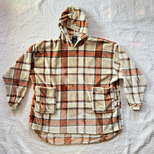Throwzy marlo lorenz pullover - throwzy,
