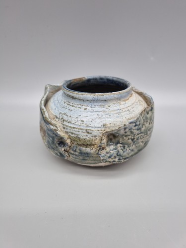Interesting studio pottery - an,