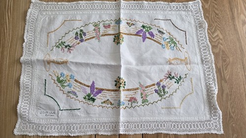 Vintage white embroidered - vintage,