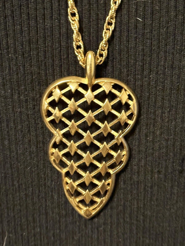 Vintage crown trifari gold - crown,