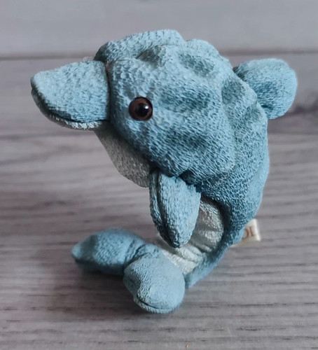 1999 flipper dolphin - "flipper",
