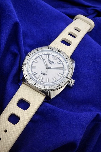 Zodiac sea dragon off white - zodiac, off-white