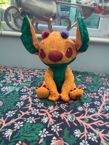 Stitch crashes disney the lion - crashes,