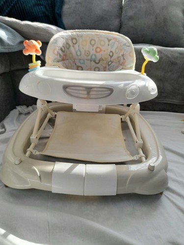 Child walk n rock - my,