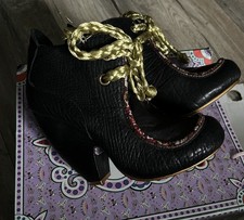irregular choice"DILSTA