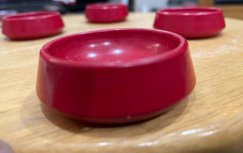 Red bakelite vintage castor - red,