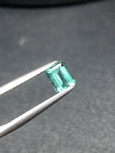 Natural bluish green - bluish,