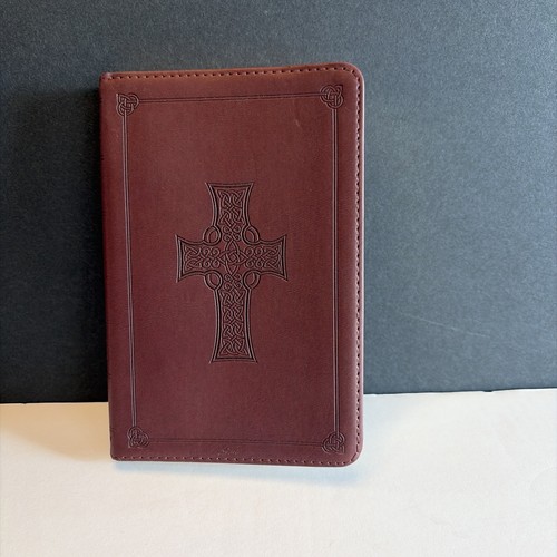Crossway esv holy bible pocket - holy,