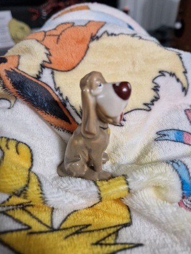 Wade disney trusty the dog - "trusty",