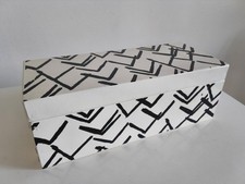 Lisa Stickley Tate Metal