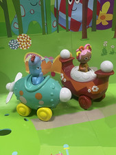 In The Night Garden Upsy Daisy And Iggle Piggle Pinky Ponk Press  And Go Vehicle