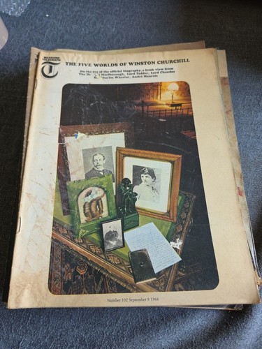 Magazine newspaper weekend - magazine/newspaper,