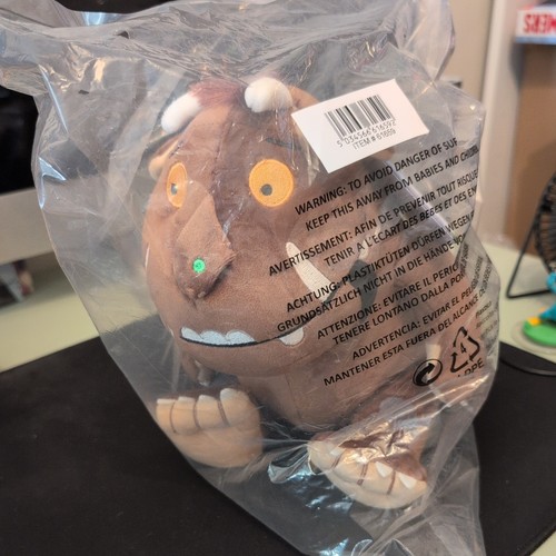 The gruffalo sitting - sitting, super
