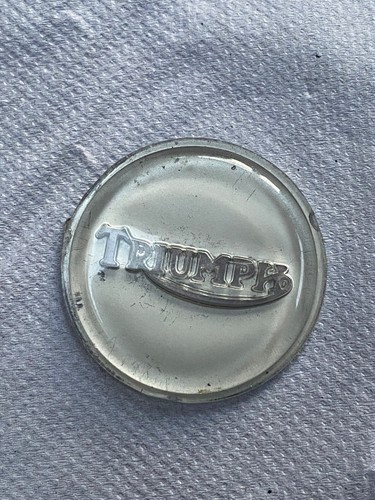 Triumph tank badge - badge, 83