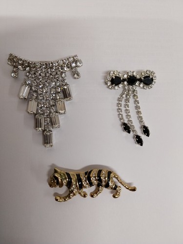 Costume jewelry brooches 3 - costume,