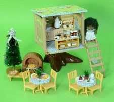fistuff Sylvanian Families Xmas Decorated Vintage Tree House Cafe/Pizzaria. LOTS