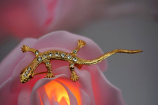 Vintage Brooch Lizard Pin Gold Tone Metal Crystals Rhinestone Ruby Eyes