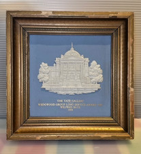 An original Wedgwood "TATE GALLERY Long Service Award" Framed Plaque, 1985