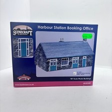 SceneCraft by Bachmann 44-0169G (Green Doors) Harbour Station Booking Office 00