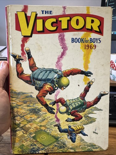 The victor book for boys - the,
