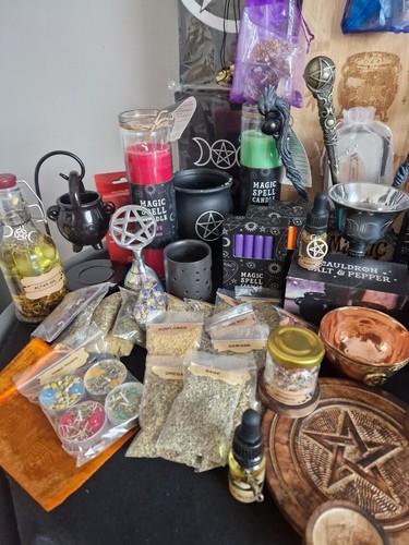 Large witchcraft box items - large,