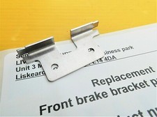 HONDA SUPER DREAM CB400N -  NEW STAINLESS BRAKE CALIPER PAD RETAINER SHIM x 1