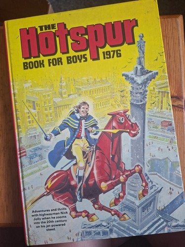 The hotspur book - book, 1976