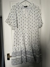 TESCO F&F White & Blue Print