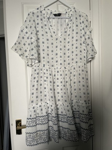 Tesco white blue print - white,