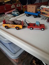 Corgi Vintage Chipperfields Landrover Tow Truck And Trailer with Rhino's.