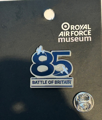 Royal air force badge battle - royal,