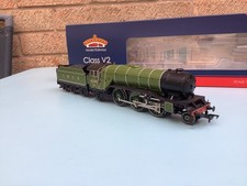 Bachmann V2 Class 2-6-2 Class Locomotive 00 Gauge 