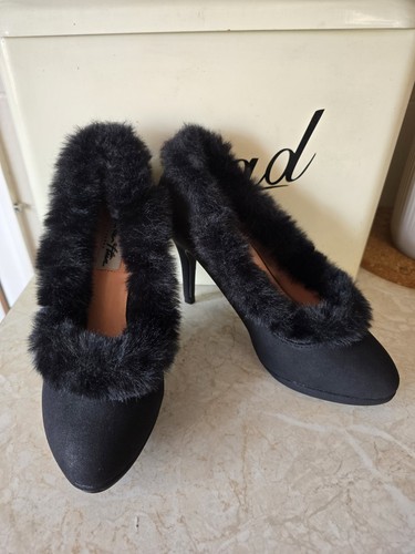 Great condition lulu - condition,